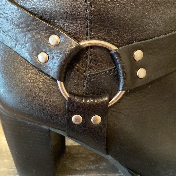 EUC SEXY 🔥 MIA Black Leather Biker Motorcycle Western Harness  Boots - 9M - Picture 8 of 16